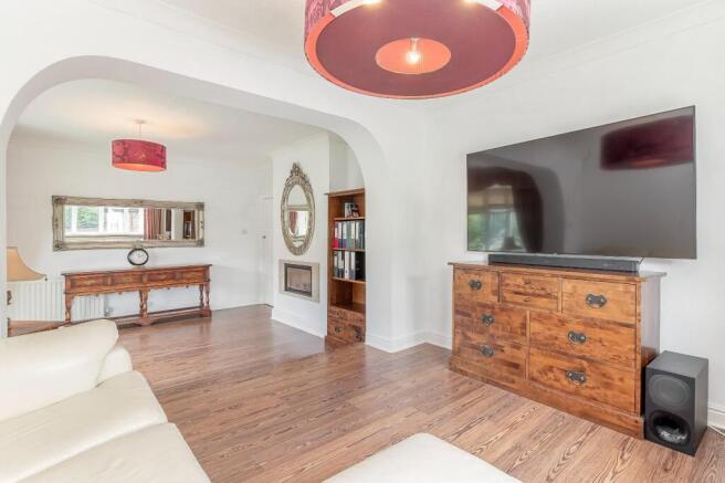 4 bed Detached for sale Image 4