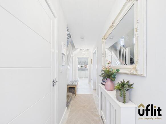 5 bed Detached for sale Image 5