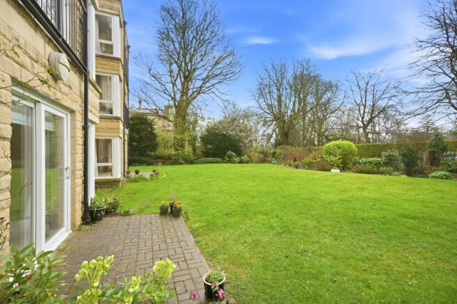 2 bed Apartment for sale Image 6