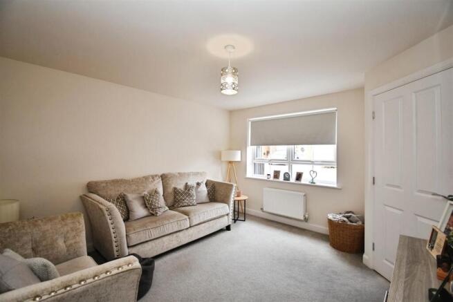 3 bed Semi-Detached for sale Image 5