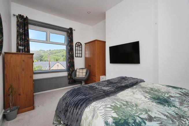 3 bed Semi-Detached for sale Image 9