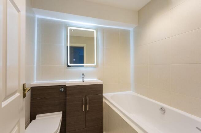 2 bed Flat for sale Image 9