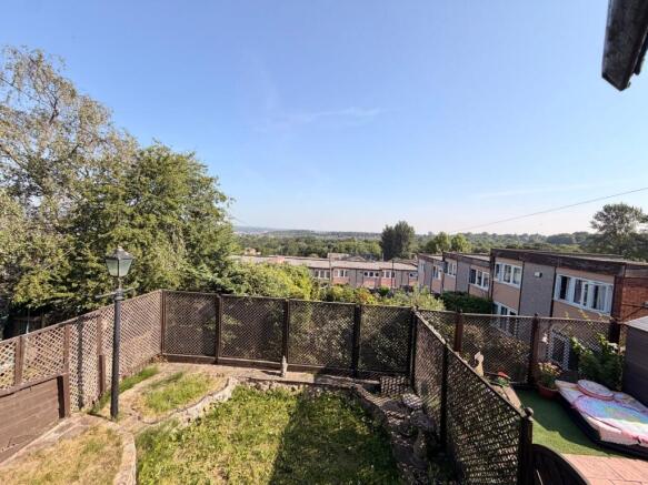 3 bed House to rent Image 11