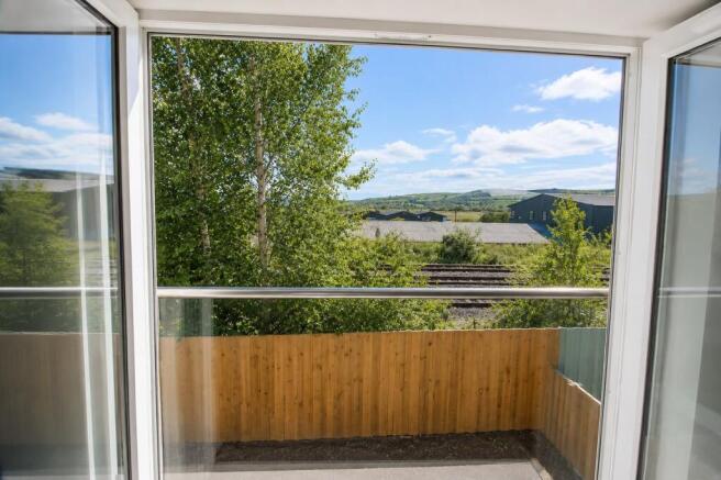 2 bed Flat to rent Image 11