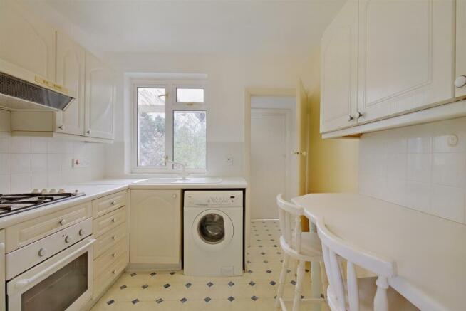 8548898-interior01-800.JPG