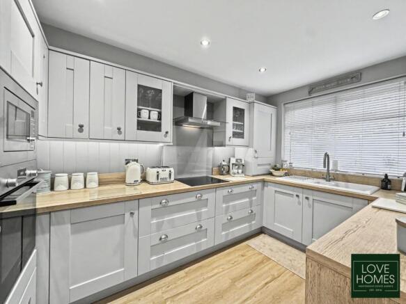 Brookside Crescent, Greenmount | Four bedroom semi detached | Two reception rooms | Low maintenance gardens photo 4
