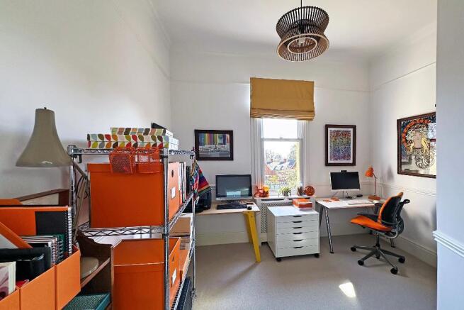 Bedroom 3/Study