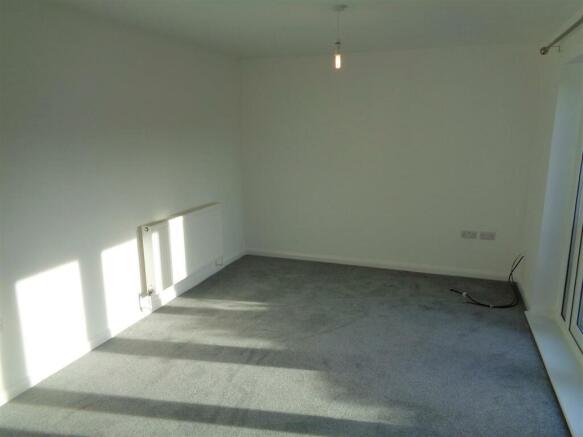 3 bed End of Terrace to rent Image 8