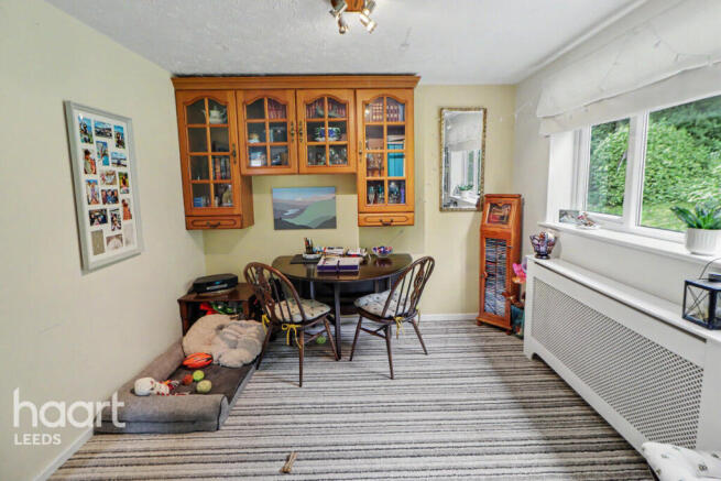 4 bed Detached for sale Image 9
