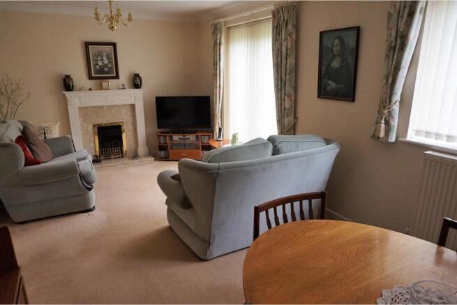 Lounge/Dining Room