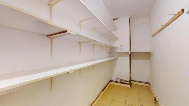PANTRY/CLOAKROOM