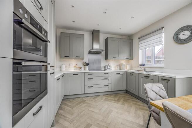 2 Birkbeck Close, Waterlooville-PorticoMarketing-S