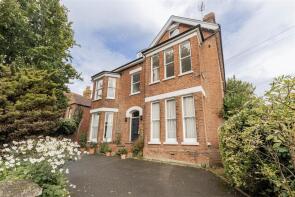 Flat 2, 53 Claire Court, London Road, Canterbury CT2 8JY