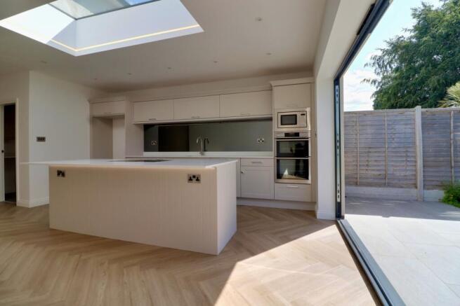 4 bed Terraced for sale Image 6
