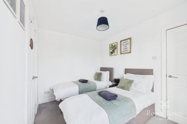 3 bed Semi-Detached for sale Image 11
