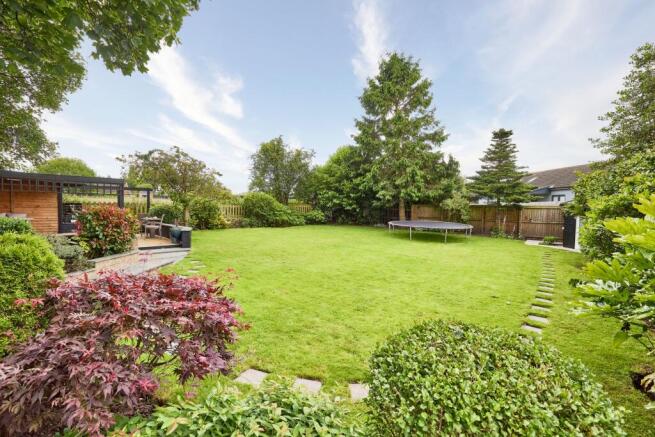 4 bed Detached for sale Image 4
