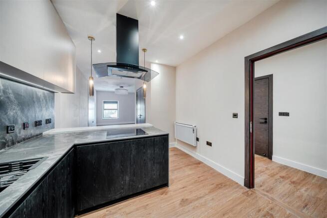 1 bed Apartment to rent Image 4