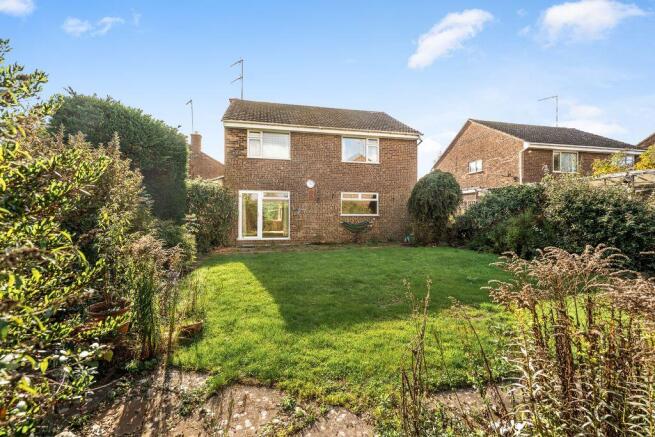 Schofields Way, Bloxham photo 4