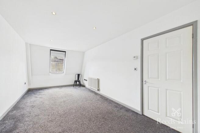 1 bed Apartment to rent Image 4