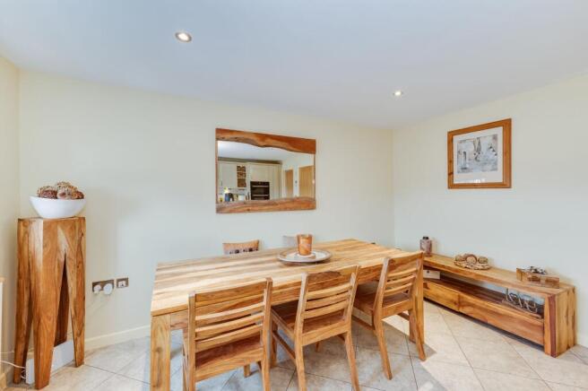 KITCHEN,DINER AND LOUNGE