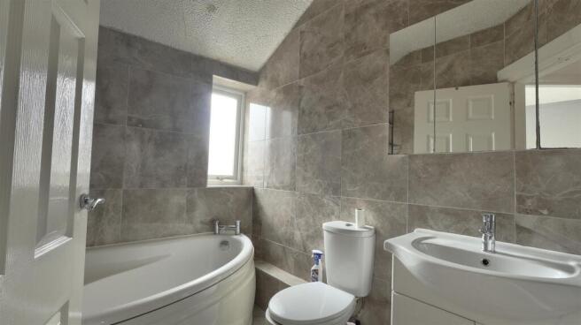 Yewtree Avenue Bathroom