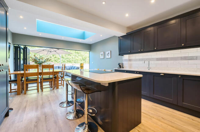 Kitchen/B'fast Room