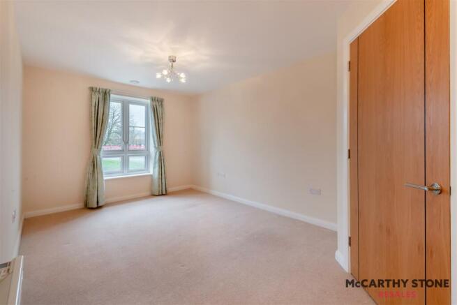 2 bed Apartment for sale Image 8