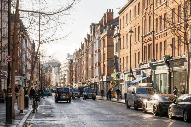 325167 - Flat 3, 110 Great Portland Street, Lon...