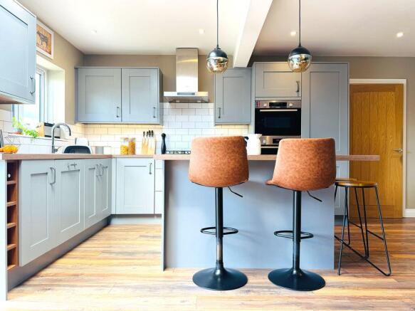 2 bed Semi-Detached for sale Image 7