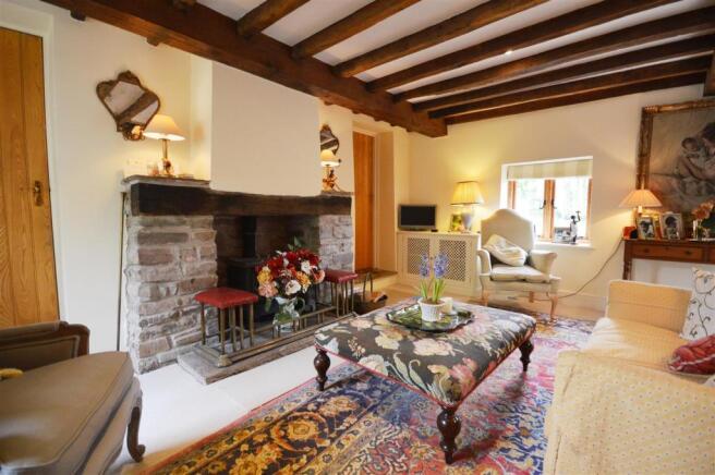 Sitting Room 1.JPG