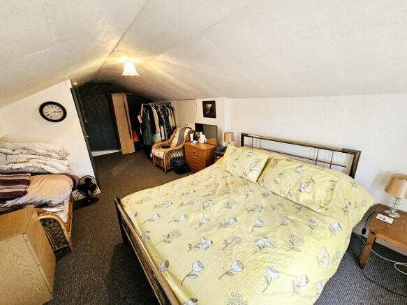 2 bed Semi-Detached Bungalow for sale Image 12