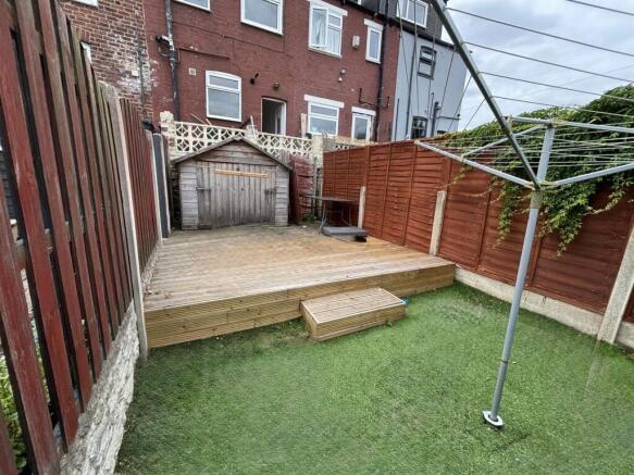 3 bed Terraced to rent Image 6