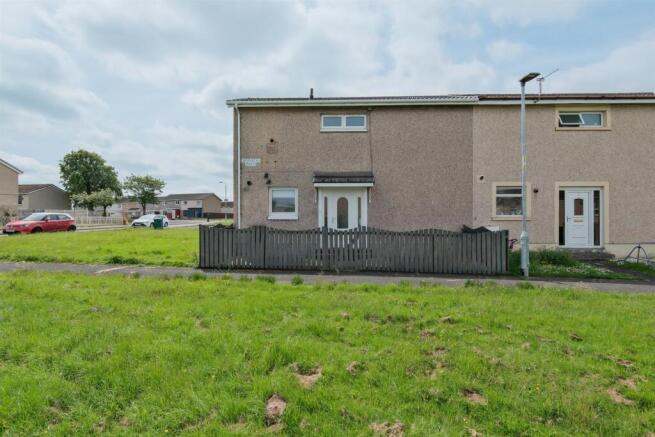 002-6 Ardoch Park Newmains LML2 9HG.jpg
