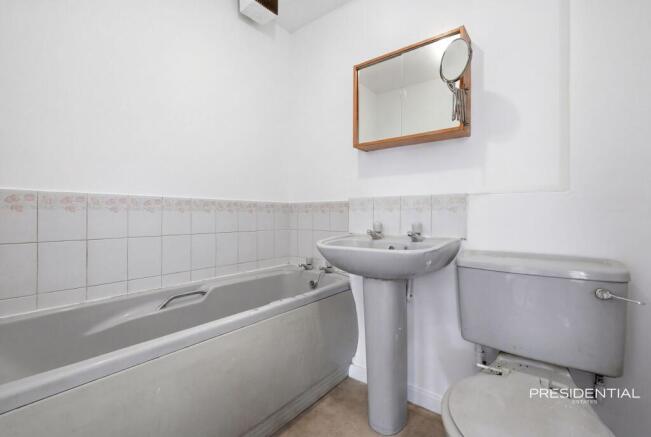 Milliners Court, The Croft, Loughton, IG10 photo 4