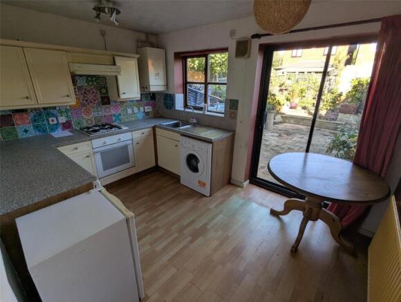 Newport Close, Burton-on-Trent, Staffordshire, DE14 photo 2