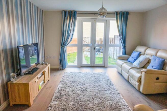 Lounge/Dining Room