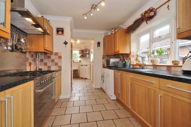 Modern Kitchen/Breakfast Room