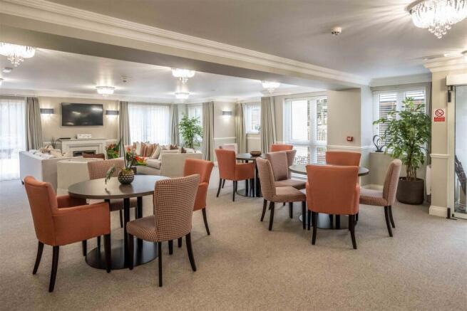 Jubilee Lodge residents lounge 2.jpg