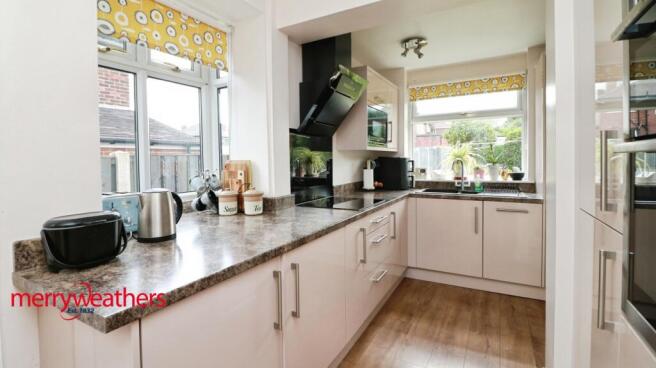 3 bed Semi-Detached for sale Image 12