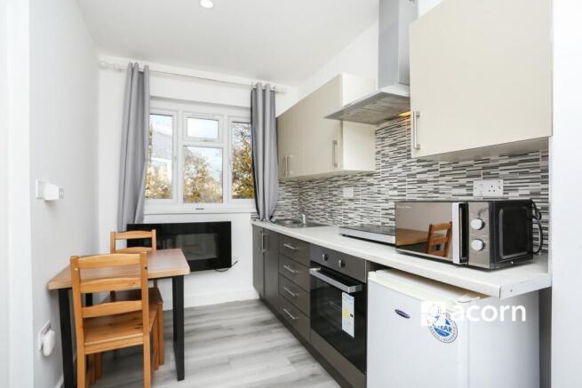 b098014e-42c5-f01...