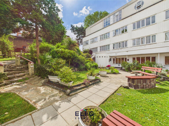 2 bed flat for sale Highfield Court, London NW11