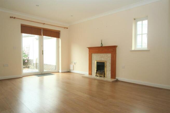 Living area..JPG