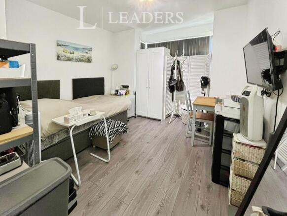 Lounge/Bedroom