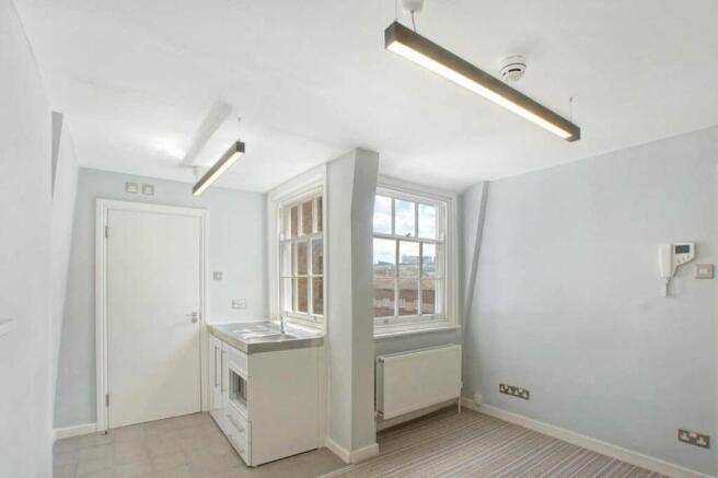 40 Rosebery Ave