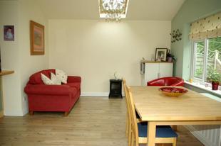 Sun / Dining Room