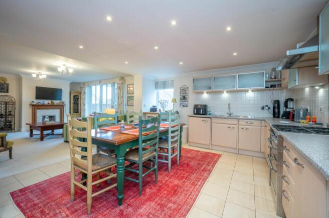 Kitchen Dining Area