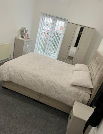 2 bed Apartment to rent Image 6