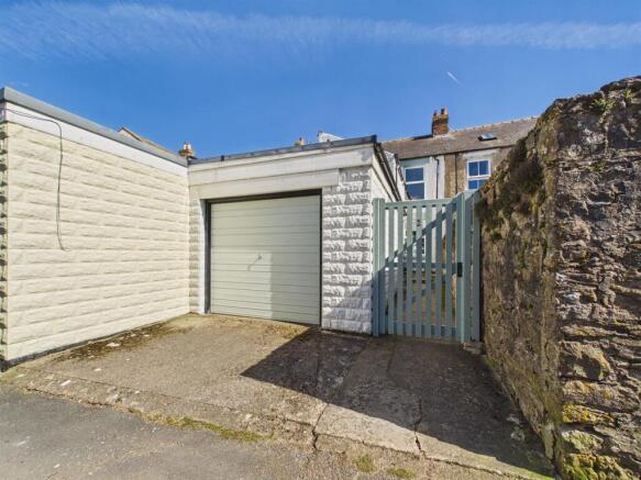 2 bed House for sale Image 12