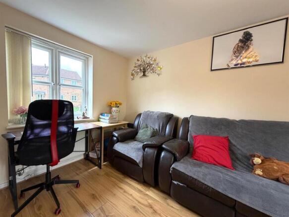 3 bed House to rent Image 6
