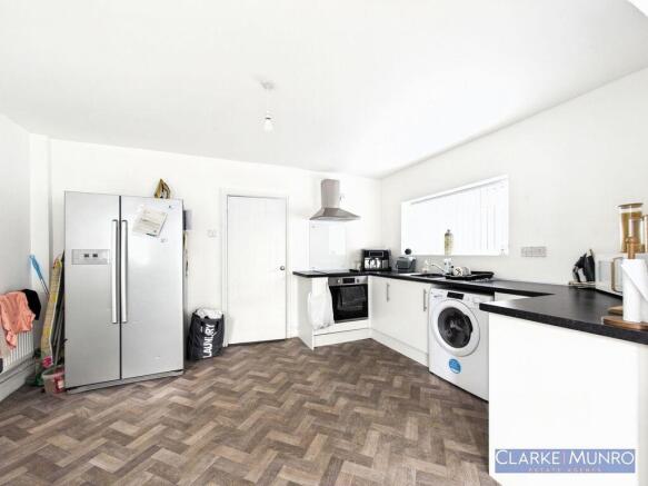 3 bed Semi-Detached for sale Image 6